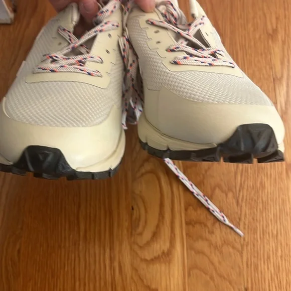 VEJA Dekkan Alveomesh Size 9 NEW - Picture 9 of 16